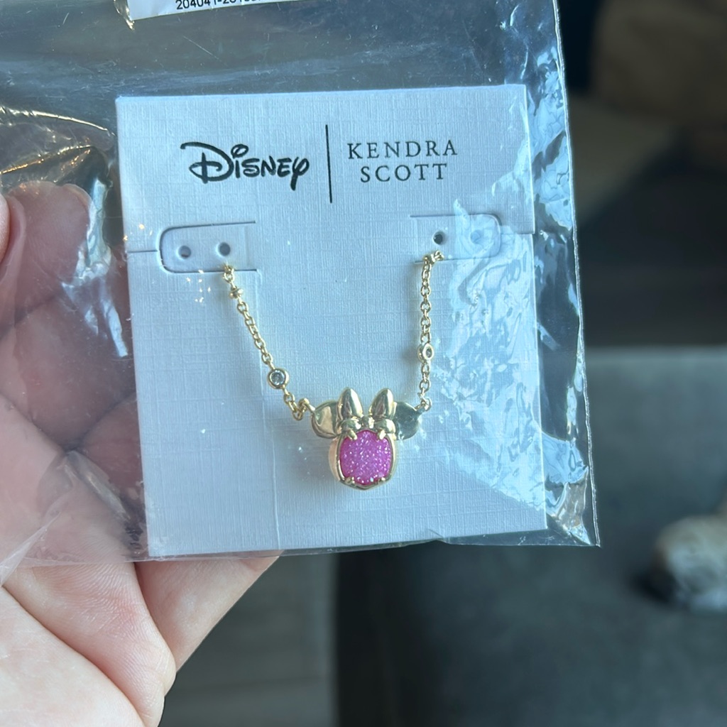 Kendra Scott Minnie Mouse Necklace. Still In Package!